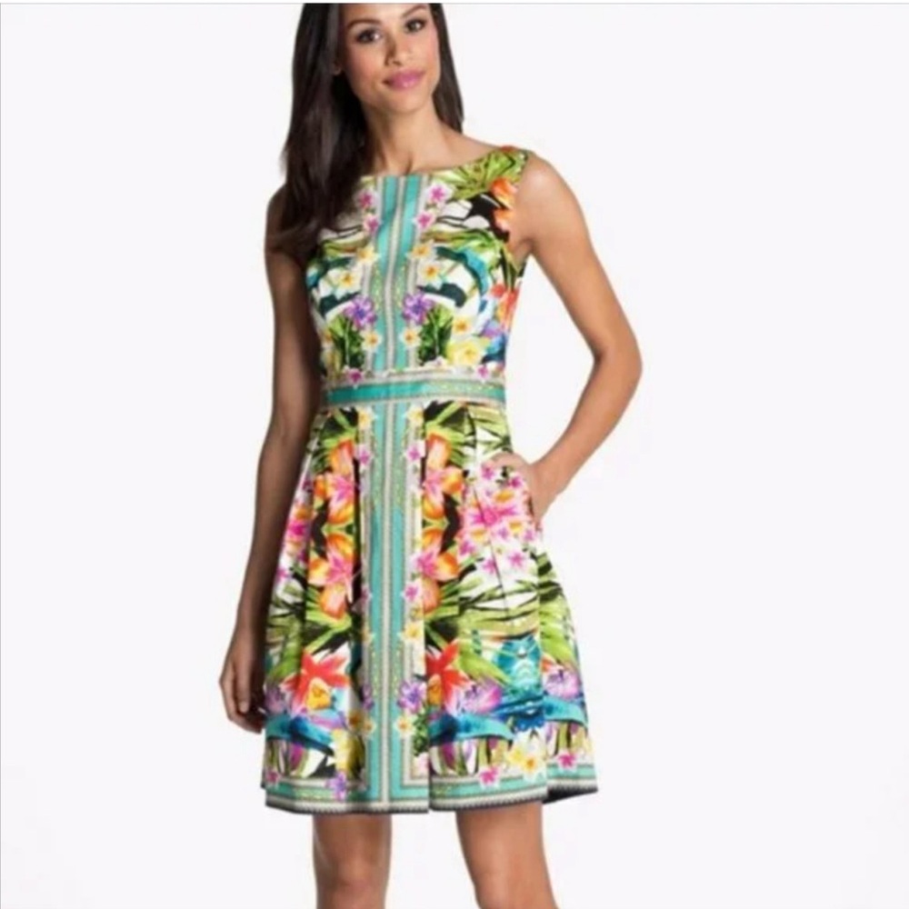 Maggy London | Sleeveless Tropical Floral Chain Print A-Line Dress
